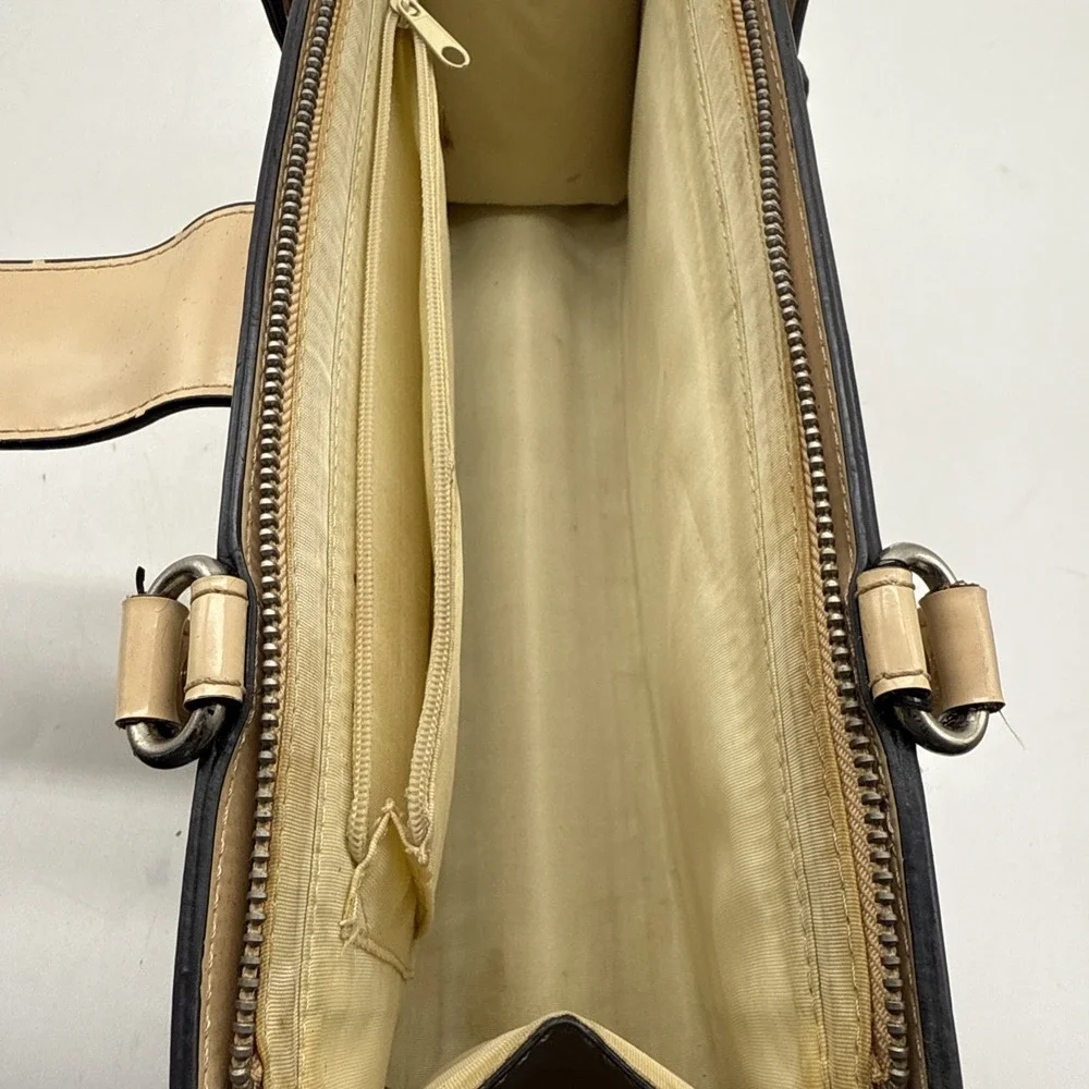 Vtg‎ Guess Purse Womens Handbag Tan Patent Leather Top Handle Buckle Y2K